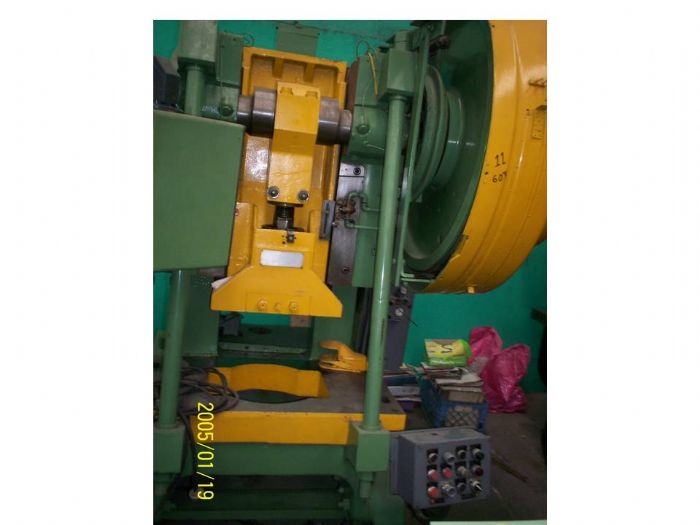 TROQUELADORA 60 TONS.